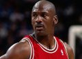 Michael Jordan deixou uma reflexão marcante sobre liderança e cooperação: “O talento vence jogos, mas o trabalho em equipe vence campeonatos.”