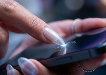 Cientistas desenvolveram um esmalte capaz de transformar unhas em “pontas touchscreen”