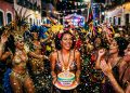 Quem faz aniversário no carnaval costuma ter uma relação diferente com festas, atenção e a necessidade de se destacar
