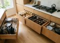 Os armários de cozinha tradicionais estão se tornando coisa do passado. Agora, essa ideia moderna é a grande tendência