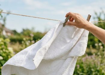 Coloque as toalhas de banho para secar na sombra e não no sol direto: por que isso é recomendado e quais são os seus benefícios
