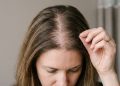 Quanto custa tratar queda de cabelo em 2026 e evitar falhas visíveis no couro cabeludo?