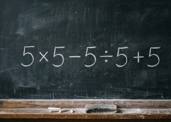 Essa equação (5 × 5 − 5 ÷ 5 + 5) viral parece fácil, mas quase ninguém acerta de primeira