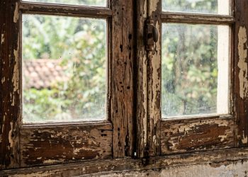 O método que recupera janelas de madeira sem precisar trocar e gastar uma fortuna