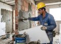 Parede sem reboco? Veja como usar isopor direto no tijolo e deixar um acabamento incrível