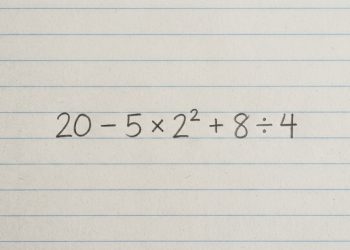 Você consegue resolver 20 – 5 × 2² + 8 ÷ 4 sem cair na armadilha?
