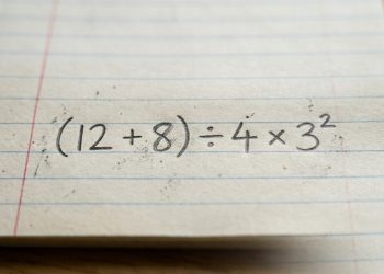 Se você consegue resolver (12 + 8) ÷ 4 x 3² sem usar calculadora, seu cérebro gosta de lógica