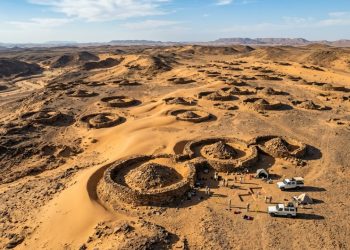 Uma pesquisa revelou 260 estruturas funerárias desconhecidas espalhadas por quase 1.000 km no deserto africano