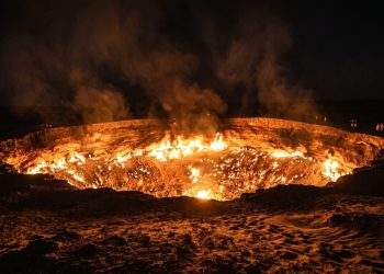 O “portal para o inferno” em Darvaza que queima há cerca de 50 anos começa a perder intensidade e intriga especialistas