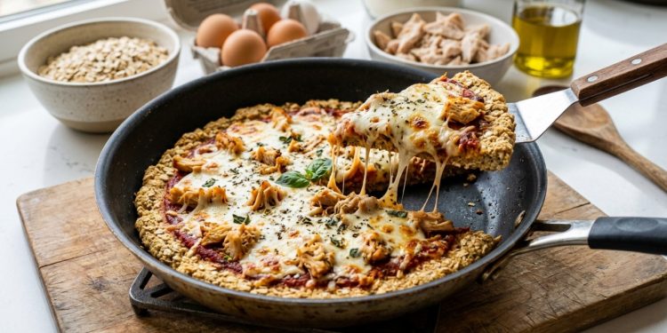 Essa pizza de frigideira fica pronta em 5 minutos e não leva farinha na receita
