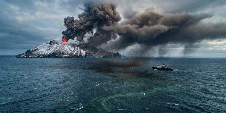 Pesquisas da universidade do Arizona indicam que cinzas vulcânicas liberam dióxido de carbono que contribuem para a fertilização dos oceanos