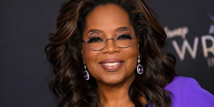 Oprah Winfrey refletiu sobre dor e aprendizado ao dizer: “Transforme suas feridas em sabedoria”