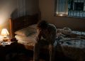 O que significa acordar no meio da noite todos os dias, segundo a psicologia