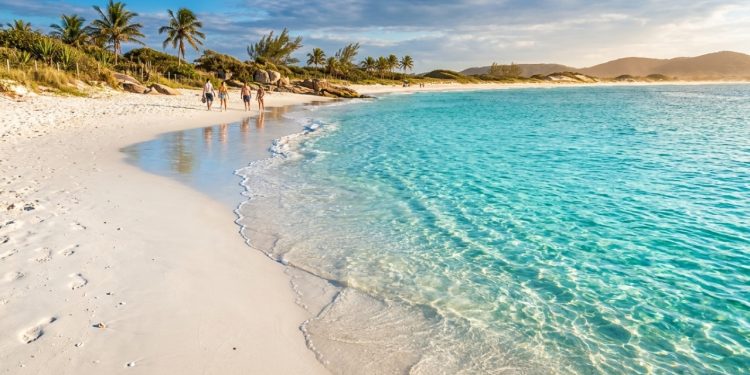 Areia que não queima e mar com águas cristalinas como o Caribe: a sétima cidade mais antiga do Brasil que recebeu três certificações internacionais ao mesmo tempo