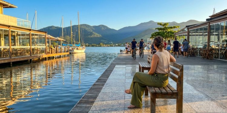 42 praias e qualidade de vida no topo das capitais do Brasil: a cidade nomeada Capital Nacional das Startups por lei federal