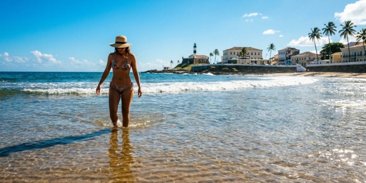 A primeira capital do Brasil que une patrimônio histórico, mar quente o ano inteiro e um dos carnavais mais famosos do planeta