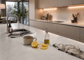 O material elegante que está substituindo o mármore nas cozinhas modernas de 2026