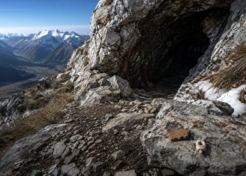 A descoberta da “Caverna de 2.000 metros” revela como humanos sobreviveram em montanhas extremas na pré-história