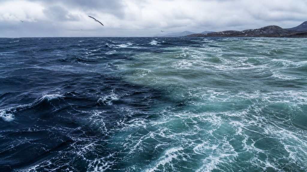 As águas dos oceanos Pacífico e Atlântico se misturam e se encontram em um ponto da América do Sul, dizem cientistas