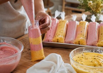 O picolé caseiro tão cremoso que muita gente diz ser melhor que o de sorveteria