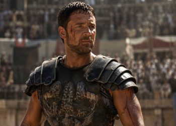 No papel de Máximo Décimo em Gladiador, Russell Crowe deixou uma frase que atravessou décadas: “O que fazemos em vida ecoa pela eternidade”