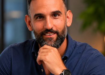 Antonio Valenzuela, uma das vozes atuais sobre consciência e qualidade do pensamento, disse: “Hoje o problema não é que as pessoas pensem menos, mas que pensem pior”