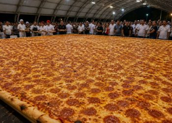 O recorde que transformou uma pizza comum em algo colossal