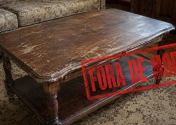O reinado da mesa de centro tradicional acabou: a nova tendência de 2026 é mais elegante, prática e deixa a casa muito mais bonita