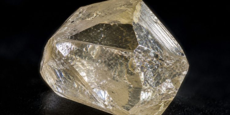 O mineral mais abundante da Terra está escondido a 670 km de profundidade e quase ninguém o viu