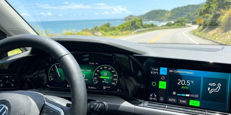 Por que o ar-condicionado aumenta o consumo de combustível do carro e como economizar