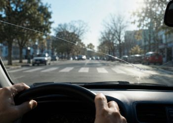 Para-brisa trincado: por que e quando é necessário trocar