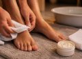 O hábito simples antes de dormir que pode deixar os pés mais macios e livres de mau odor