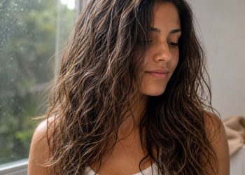 Nem progressiva nem botox capilar: os dois ingredientes naturais que alinham os fios e reduzem frizz em dias úmidos