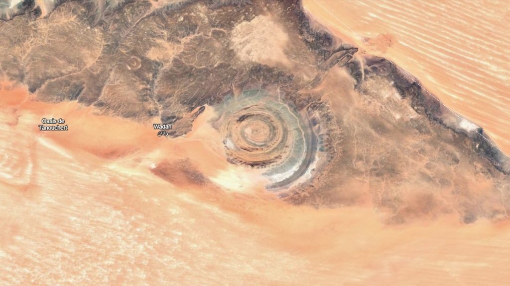 O misterioso “anel gigante” visto do espaço que desafia aparências no coração do Saara