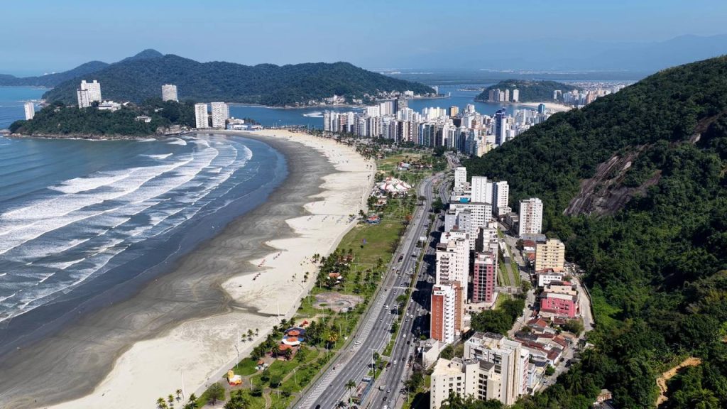 Antes de Salvador, Brasília, Santos, Natal, Rio de Janeiro, São Paulo, Vitória, São Luís, Porto Alegre, Goiânia, Manaus, Maceió, Fortaleza, Belém, Recife, Curitiba, Campo Grande, Florianópolis: São Vicente nasceu antes de qualquer outra cidade do país e hoje impressiona com uma qualidade de vida excepcional