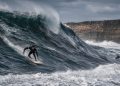 A maior onda já surfada por um homem entrou para a história dos esportes radicais