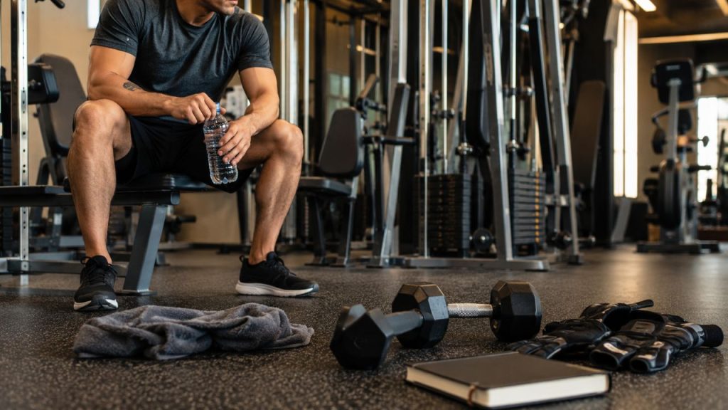Treino dividido em 5 dias promete ganho muscular sem incluir corrida e com resultados surpreendentes