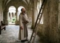 Thomas Merton, Monge, pensador e um dos autores espirituais mais influentes do século XX, escreveu: “As pessoas podem passar a vida inteira subindo a escada do sucesso e descobrir que ela estava apoiada na parede errada.”