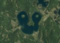 Famoso lago em forma de emoji desaparece e deixa apenas lama e peixes mortos