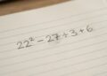 A conta que separa quem realmente domina a matemática de quem responde por impulso: você consegue resolver 22² − 27 ÷ 3 + 6?