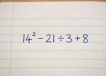 Antes de responder, pense duas vezes: esta expressão matemática 14² − 21 ÷ 3 + 8 engana até quem gosta de cálculos