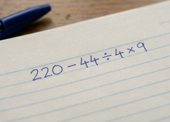 A expressão 220 – 44 ÷ 4 × 9 parece simples, mas esconde uma armadilha