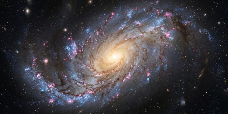Astrônomos observam uma impressionante galáxia espiral que pode estar vivendo seus últimos capítulos cósmicos