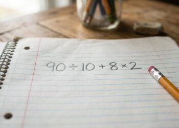 O resultado de 90 ÷ 10 + 8 × 2 parece óbvio, mas quase ninguém acerta de primeira