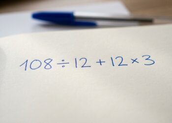 O desafio matemático 108 ÷ 12 + 12 × 3 virou um verdadeiro teste de atenção