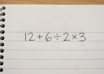 O desafio (12 + 6 ÷ 2 × 3) parece infantil, mas está humilhando muita gente adulta