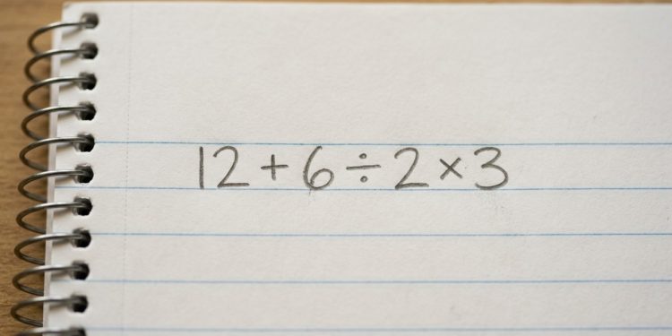 O desafio (12 + 6 ÷ 2 × 3) parece infantil, mas está humilhando muita gente adulta