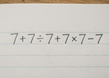 99% das pessoas ignoram uma regra básica e erram esta conta matemática 7 + 7 ÷ 7 + 7 × 7 − 7