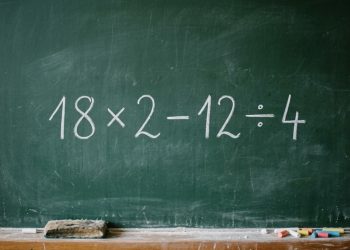 Só quem realmente lembra da escola resolve 18 × 2 – 12 ÷ 4 corretamente