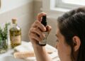 O tônico natural que virou um “elixir vegetal” e fazem cabelos crescerem como grama depois de alguns dias